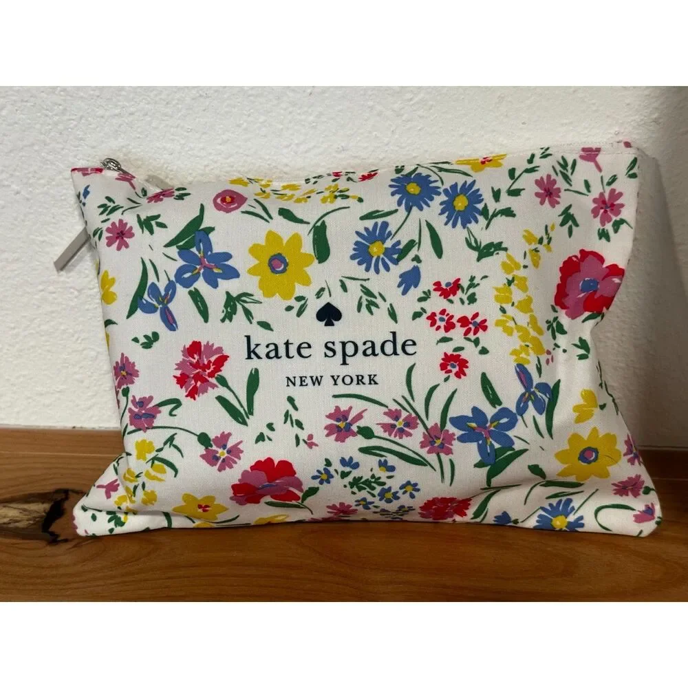 Kate Spade New York New England Floral Pouch NWT - Picture 2 of 6
